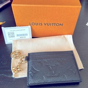 NWT Louis Vuitton card holder! Black empriente leather!! 🖤